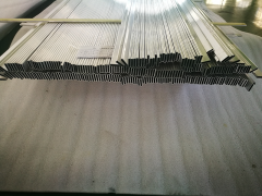 Aluminum microchannel extrusion